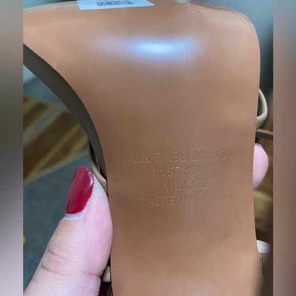 Square toe heels - Picture 5 of 5